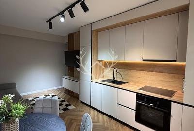 Apartament cu 3 camere semidecomandat, mobilat în Florești