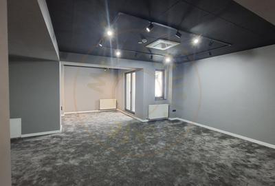 0% Comision Spațiu Birou Ultracentral Pitești Casa Carti 55 mp - 2