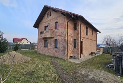 Casă / Vilă de lux, Scheia, Suceava - 3