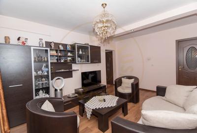 Apartament 3 camere renovat, mobilat, gata de mutat! - 1