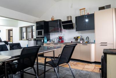 Vilă cu piscină –ideală pentru familie sau pensiune, Bacu-acces A1/A0 - 17