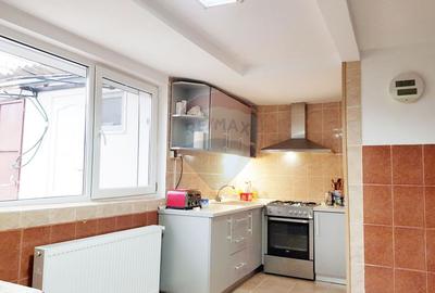 Casă / Vilă cu 6 camere de vânzare - 16