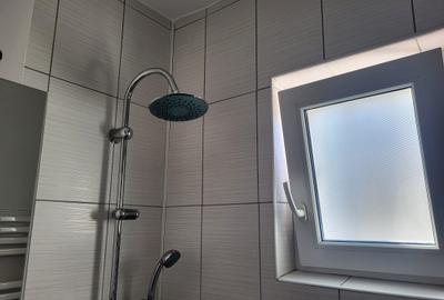 Apartament cu 3 camere decomandat în Anda