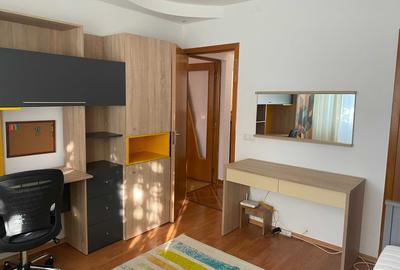 Apartament cu 2 camere decomandat, mobilat în Giurgiului