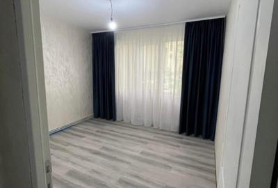 Etaj 2 - Alexandru - Bulevard -  3 camere decomandat - geam la baie - renovat - 8
