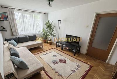 Apartament cu 3 camere semidecomandat, mobilat în Titan