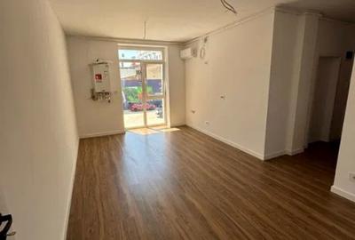 Apartament cu 3 camere decomandat în Viilor