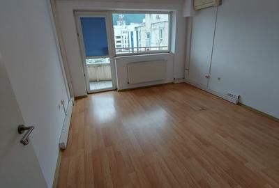 Spatiu 4 camere decomandat - 6