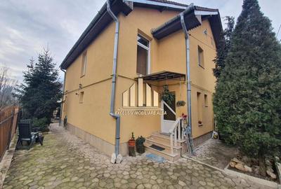 Casa tip duplex de vanzare, Cetate