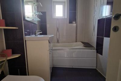 Navodari( Sud, Str Rândunelelor)- 2 camere decomandate, etaj 3/4, liber - 13