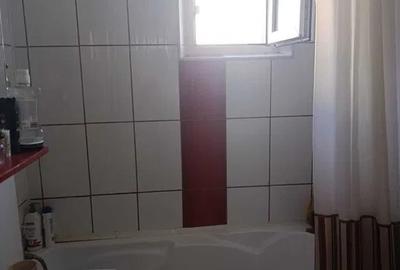 Apartament 3 camere decomandat, etajul 2/4, zona Metalurgie - 6