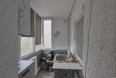 Decomandat 2 camere etaj 2 Zona Lipovei - 11
