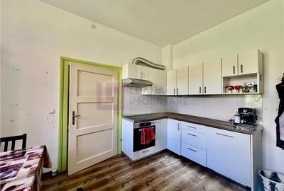 Casa de vanzare  | 2 constructii | 540 mp teren |  zona Lupeni | pivnita - 2