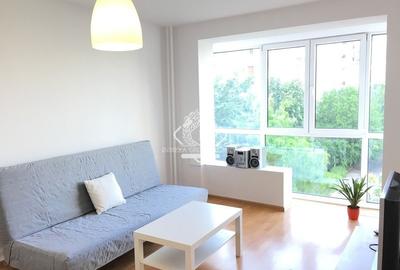 Apartament cu 3 camere decomandat, mobilat în Tineretului