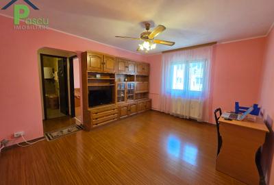 Apartament cu 3 camere semidecomandat, mobilat în Ferentari