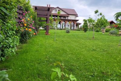 Vila Albatrosului  /Reședință de colecție pe malul lacului  !! 2051 mp, teren - 8