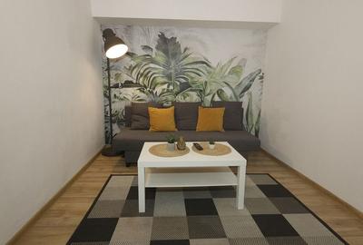Închiriez apartament 2 camere, Unirii,centrală bloc, metrou 1 min, pet - 1