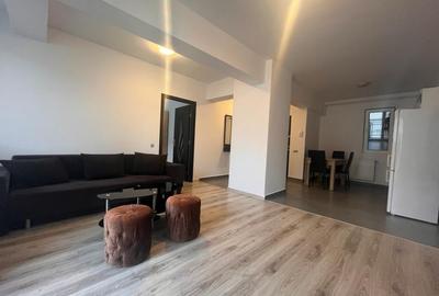 Apartament cu 3 camere semidecomandat, mobilat în Iris