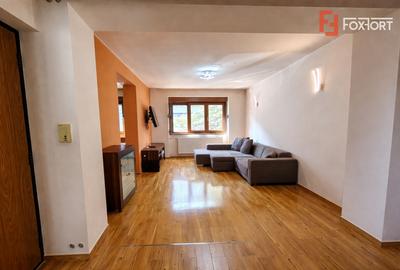 Apartament cu 4 camere decomandat, mobilat în Central