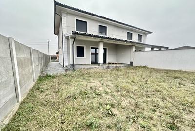 Duplex cu 5 camere în Moșnița Nouă
