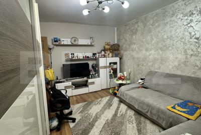 Apartament cu 4 camere decomandat, mobilat în Craiovița Nouă
