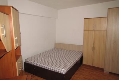 Garsoniera pe B-dul   Mihai Viteazul ! - 1