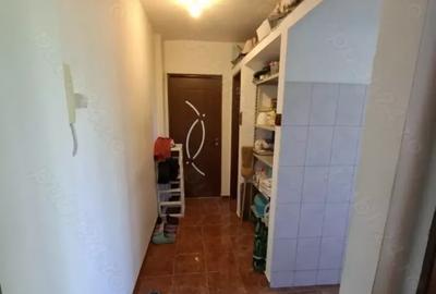 Take Ionescu - Isho(1 min) - 4 camere- Centrala termica - AC - Balcon - 6