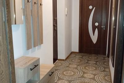 Apartament cu 3 camere decomandat, mobilat în Tomis III