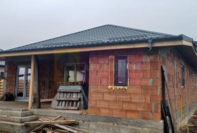 Săbăreni, casă nouă 4 camere parter, curte 480 mp - 5