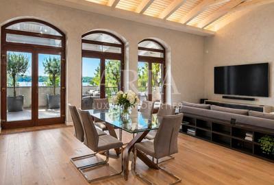 SNAGOV VILA | 36m DESCHIDERE LA LAC | PONTON 250mp | JACUZZI | SPA | BOWLING - 2