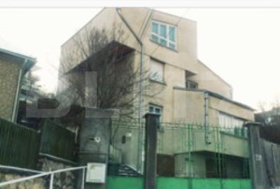 Vila Impresionantă în Brașov, poziționare Ideală și spațiu generos - 3