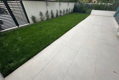 Apartment deosebit cu curte proprie se vinde complet mobilat - 2