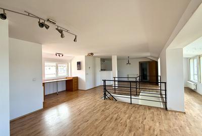 Apartament cu 4 camere decomandat în Girocului