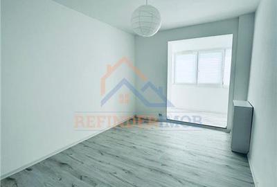 Apartament cu 3 camere semidecomandat în Titan