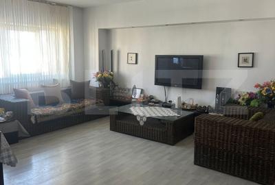 Apartament cu 4 camere semidecomandat, mobilat în Mănăștur