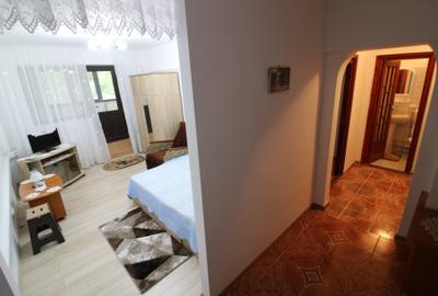 Vand 2 camere decomandate etajul 1 cu balcon - 1