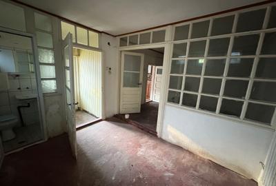 Casa de vânzare - Constanta - 6 CAMERE-147 mp. totali ( fără curtea interioară) - 36