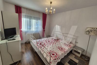Apartament cu 3 camere decomandat, mobilat în Ștrand