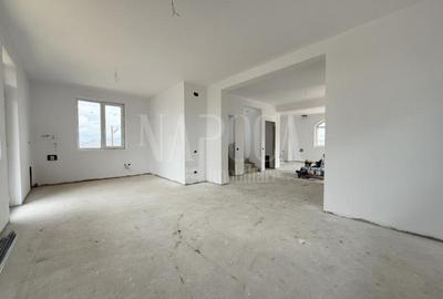 Casă cu 4 camere în Dezmir