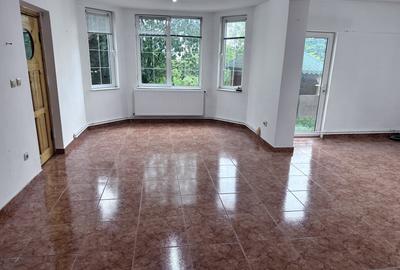 CASA DE INCHIRIAT I 4 CAMERE I 2 BAI I BUCATARIE I CETATE I NEMOBILATA - 2