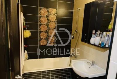 Vânzare apartament 3 camere, strada Unirii , zona Gârdu - 4