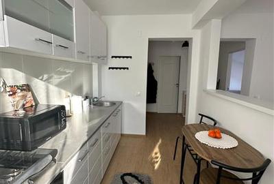 Apartament cu 2 camere semidecomandat, mobilat în Florești