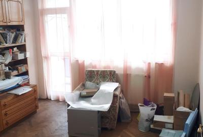Apartament 3 decomandate Tiglina2 et3/4 ,centrala pret 76 000 euro - 3