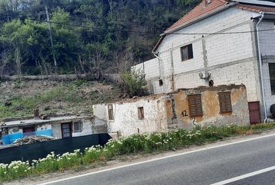 Teren de vanzare cu Anexa functionala - 1