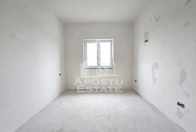 Jumatate de duplex de vanzare, Parter + Etaj, 5 camere si 2 bai, Sag - 15