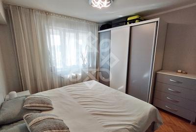 Apartament cu 3 camere si loc de parcare, zona Decebal - 10