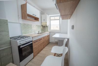 De închiriat Apartament 2 camere - 3