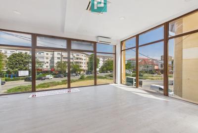 Spațiu comercial renovat, vitrină 8 m, Etaj 1 - 1