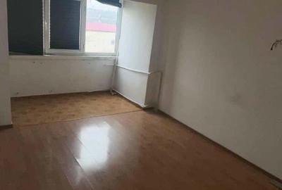 Cernavoda - str. 9 mai, Apartament cu 3 camere - 69 mp - etaj 3 - 2