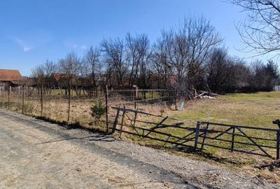 Lot de teren generos in zona linistita si usor accesibila - 2